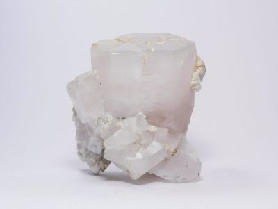 Morganit - Baha, Braldu Valley, Pákistán Morganit - Baha, Braldu Valley, Pákistán